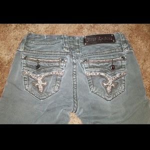 Rock revivals size 25